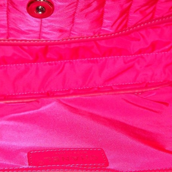 Authentic Chanel Chain Purse - Picture 2 of 4