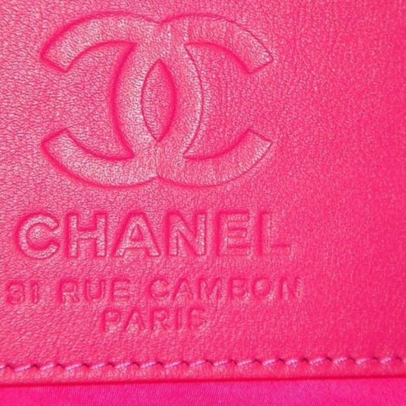 Authentic Chanel Chain Purse - Picture 4 of 4