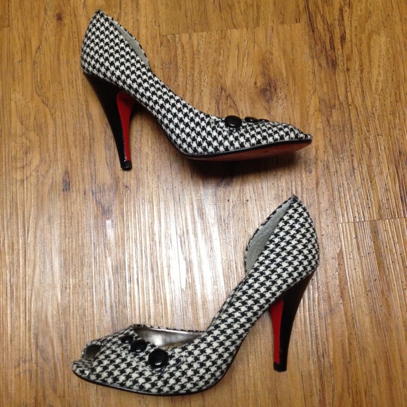 Kenneth Cole black & white houndstooth heels size6