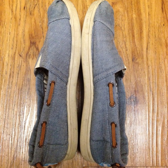 Chambray Bimini toms size 6