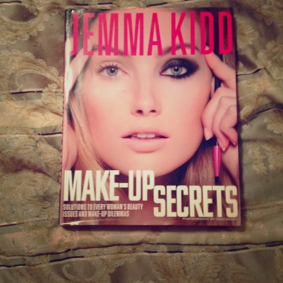 Jemma kidd make- up book