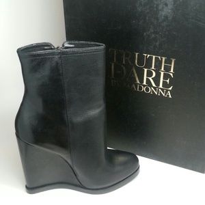 ♥sold♥ TRUTH OR DARE BOOTIE SIZE US 7&10