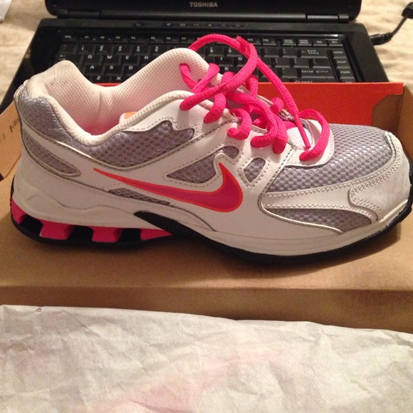 Girl's Nike Relax Run Dominate
