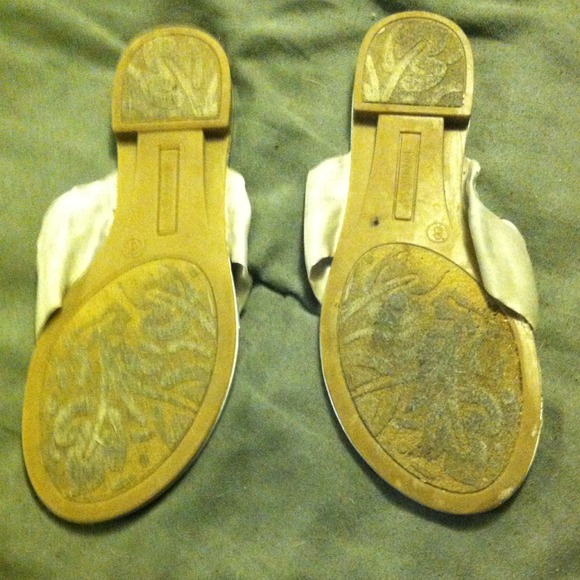 Excellent sandals - Picture 2 of 2