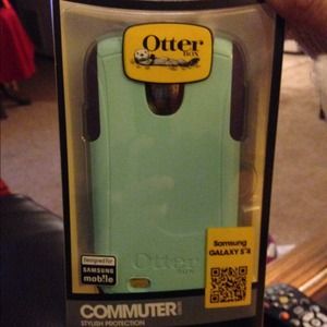 PRICE REDUCED😊!Otter box commuter for galaxy s4!!