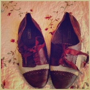 Vintage Style Flats