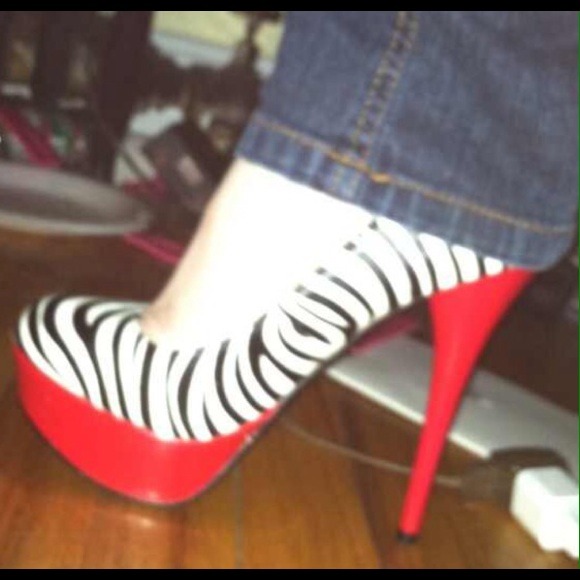 Red, zebra high heels 👠👠💜HOLD💜 - Picture 2 of 2