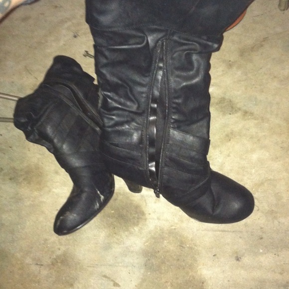 Leather boots - Picture 2 of 2