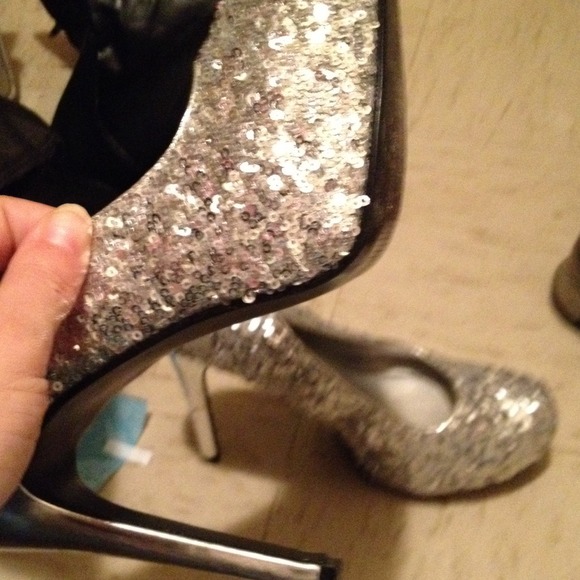 High heels - Picture 2 of 2