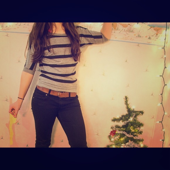 Striped quarter sleeve top🎊