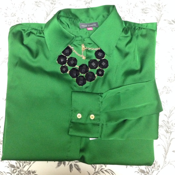 Vince camuto top with collar