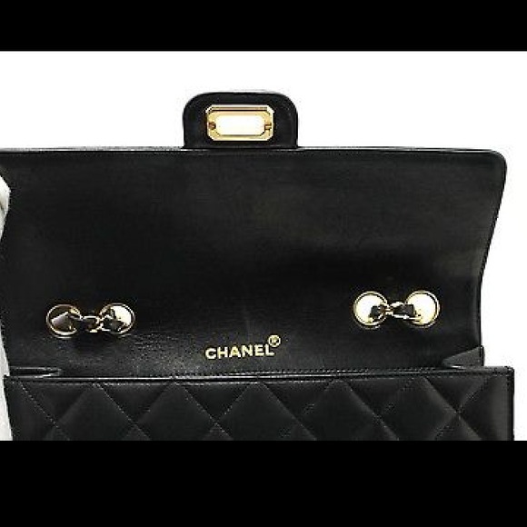 Authentic Chanel Chain Shoulder purse - Picture 2 of 4