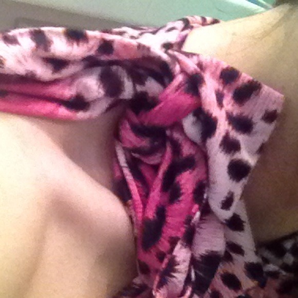 Super sexy and comfy pink leopard halter💗💋 - Picture 4 of 4