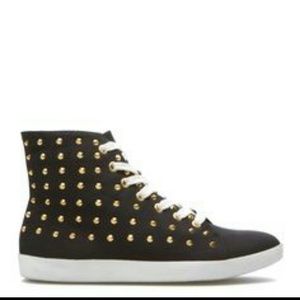 SOLD! Shoedazzle empower stud sneaker