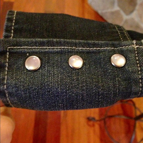 Chambray shirt NWT 🙆 not sure if I want to sell🙆 - Picture 3 of 3