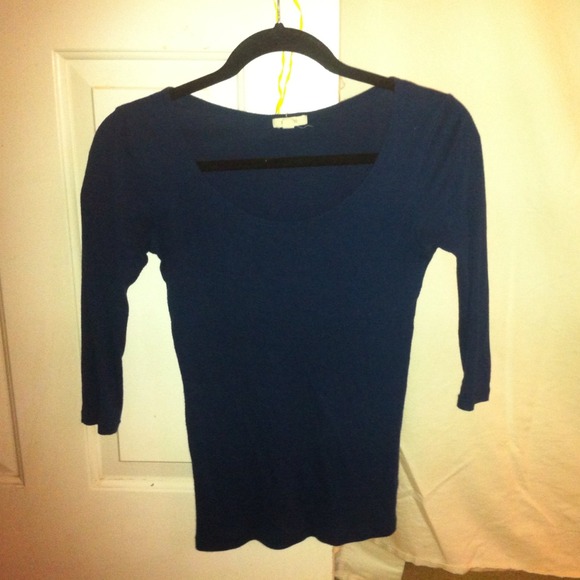 Navy blue 3/4 sleeve top