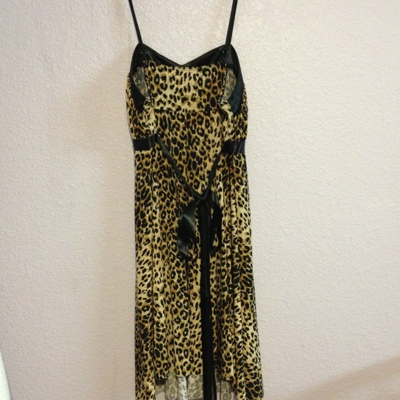 Dress - Picture 2 of 3