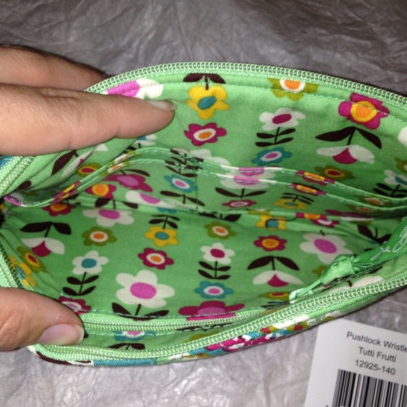 SOLD Vera Bradley Pushlock Wristlet Tutti Frutti - Picture 3 of 4