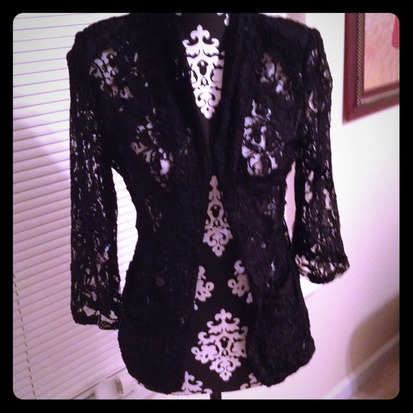 ❤️❤️Black lace blazer with pockets!