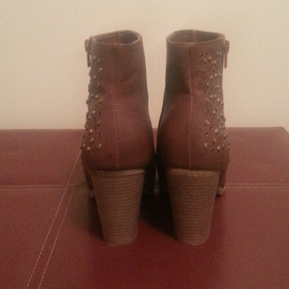 PRICE CUT!!! Rampage Light Brown Ankle Boots - Picture 2 of 4