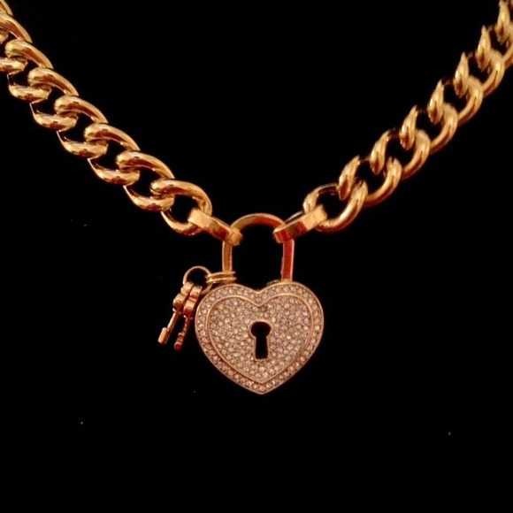 🚫❌SOLD❌⭕️! Juicy Couture Pave Heart🎉 - Picture 2 of 3