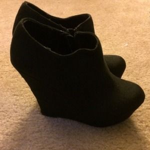 Mossimo black booties size 8