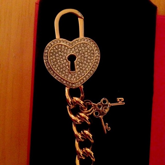 ❌SOLD❌ Juicy Couture Pave Heart Bracelet - Picture 2 of 4