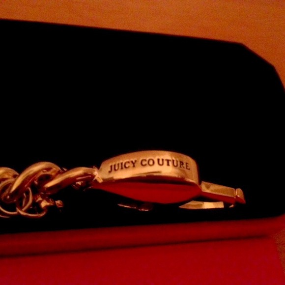 ❌SOLD❌ Juicy Couture Pave Heart Bracelet - Picture 3 of 4