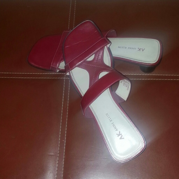 Anne Klein - Deep red slip ons