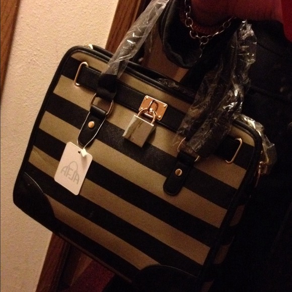 NEW! stripe print designer inspired satchel - Picture 1 of 4