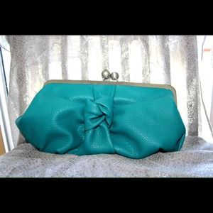 🚫RESERVED🚫Teal Jessica Simpson Clutch