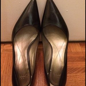 Audrey Brooke Black Pumps