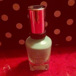 ❌TRADED❌ Sally Hansen nail polish & Attention vest