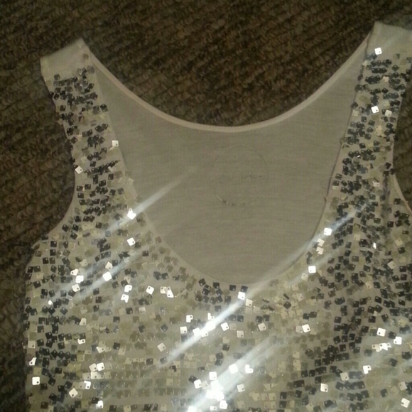 Inc. Sparkly silver/white tank top/Shimmery scarf - Picture 3 of 3