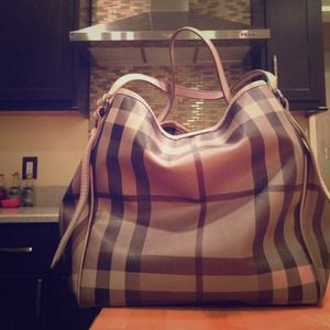 100% Authentic Burberry Purse