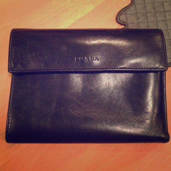 SOLD ❗️❗️❗️❗️Authentic Prada Wallet