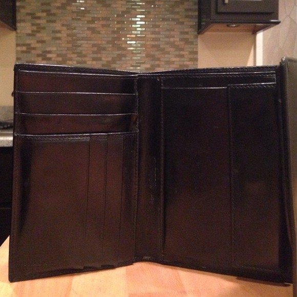 SOLD ❗️❗️❗️❗️Authentic Prada Wallet - Picture 3 of 3