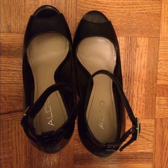 SOLD - Aldo Wedge Peep Toe - Picture 1 of 3