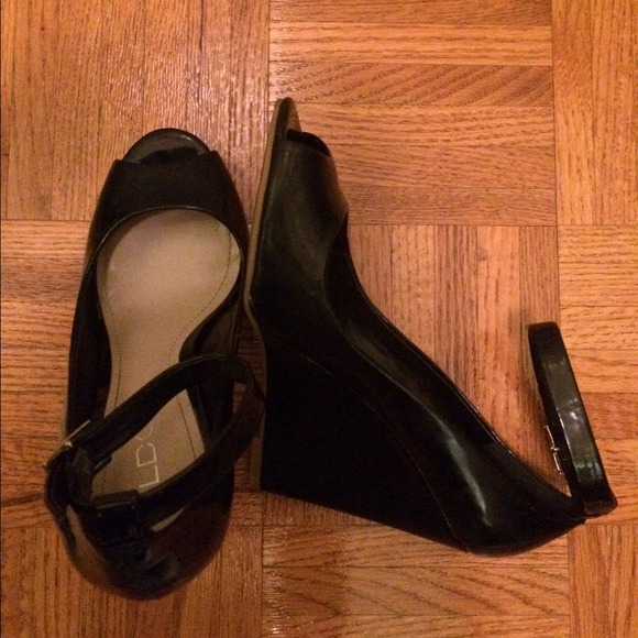 SOLD - Aldo Wedge Peep Toe - Picture 2 of 3
