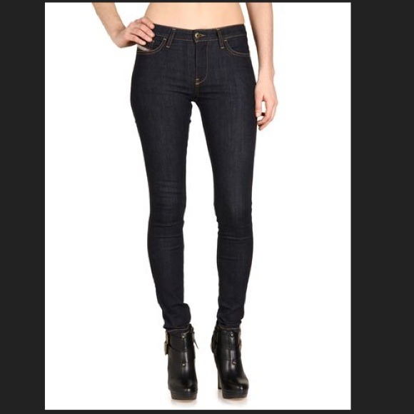 NWT✨DIESEL skinzee jeans