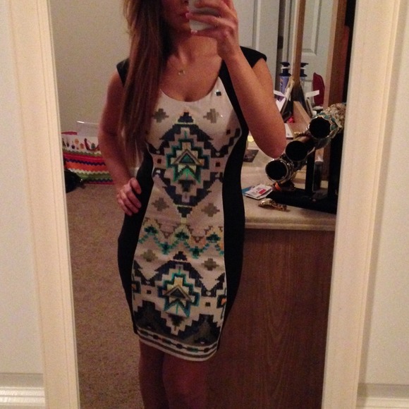 🚫sold 🚫Brand new sequins Aztec print dress