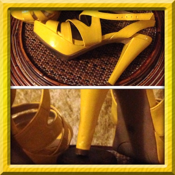 🔴SALE was $25 Yellow patent leather strap shoes - Picture 4 of 4