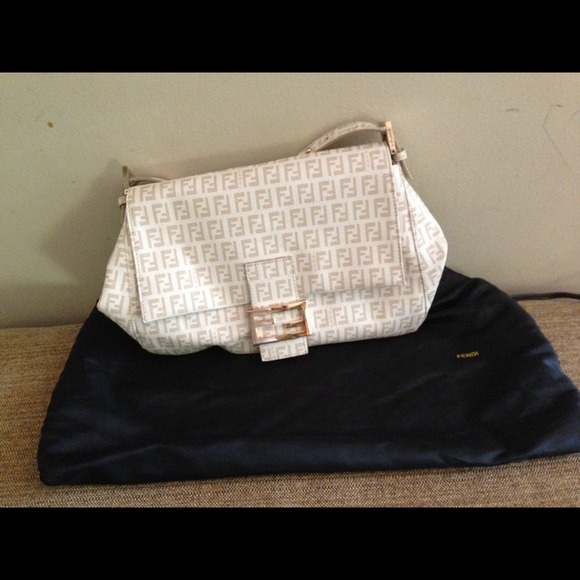 2 day SALE!!!! NWOT AUTHENTIC FENDI PURSE