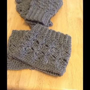 Fingerless gloves and boot cuffs