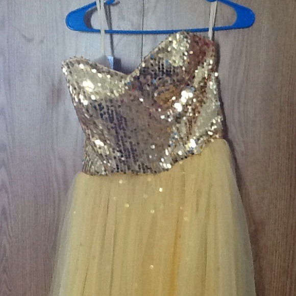 Gold dress for sale!!