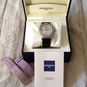 RESERVEDFantastic Raymond Weil Black Leather Watch