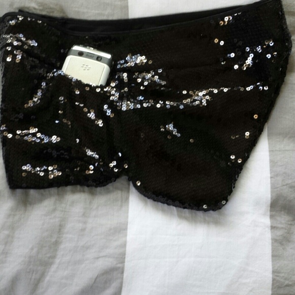 Sequin shorts, black with pockets - Picture 3 of 4