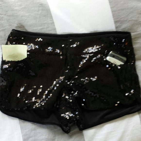 Sequin shorts, black with pockets - Picture 4 of 4