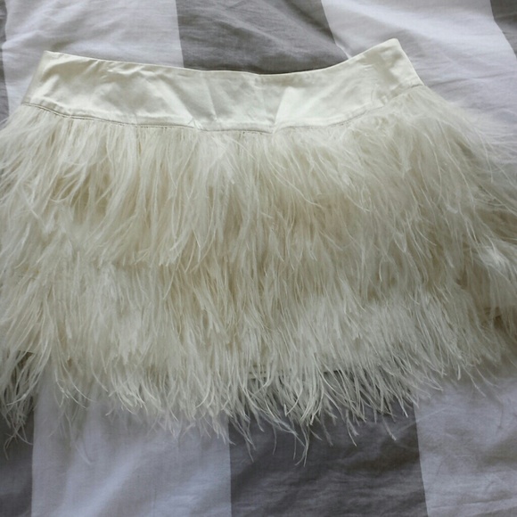 Sold! Bebe feather skirt - Picture 2 of 3