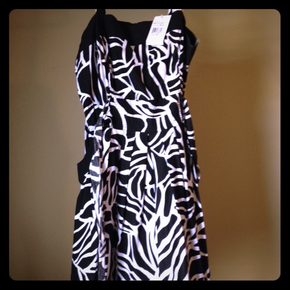 Black & white print dress